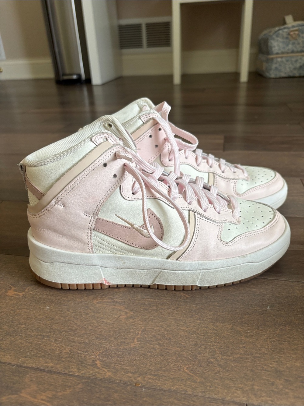 Women’s Nike High-Top Sneakers - Pink & White